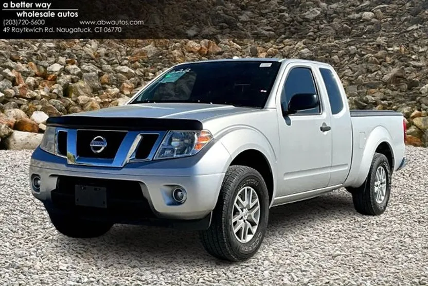 2015 Nissan Frontier SV photo 1