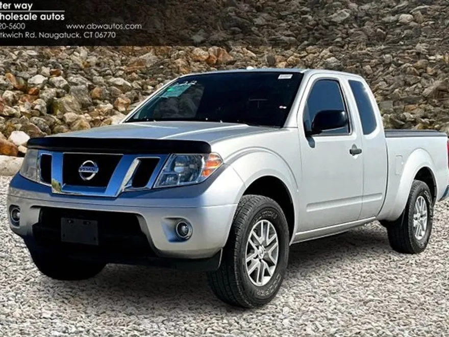 2015 Nissan Frontier SV photo 1