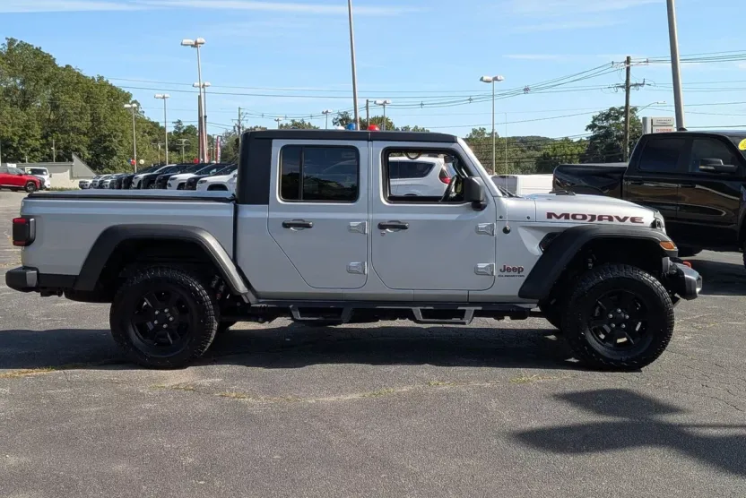 2022 Jeep Gladiator Mojave photo 1