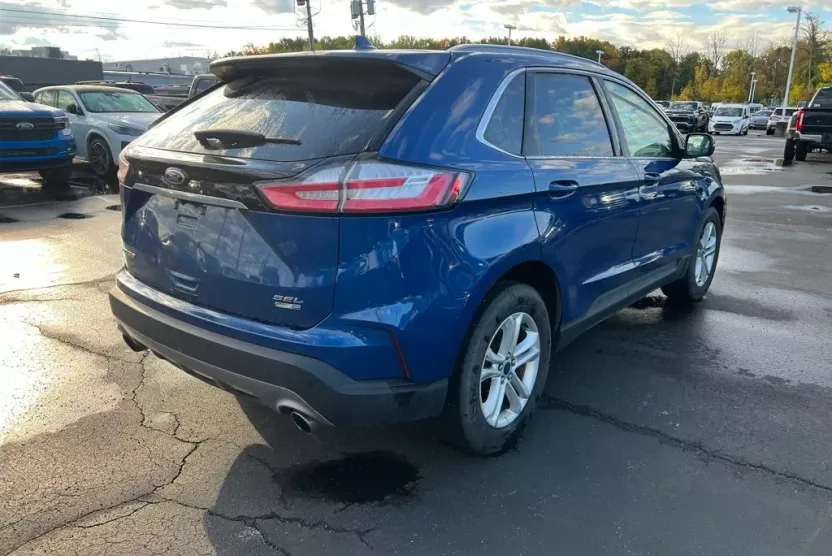 2020 Ford Edge SEL photo 1