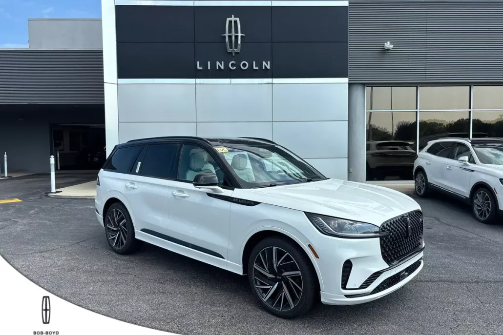 2025 Lincoln Aviator Black Label photo 1