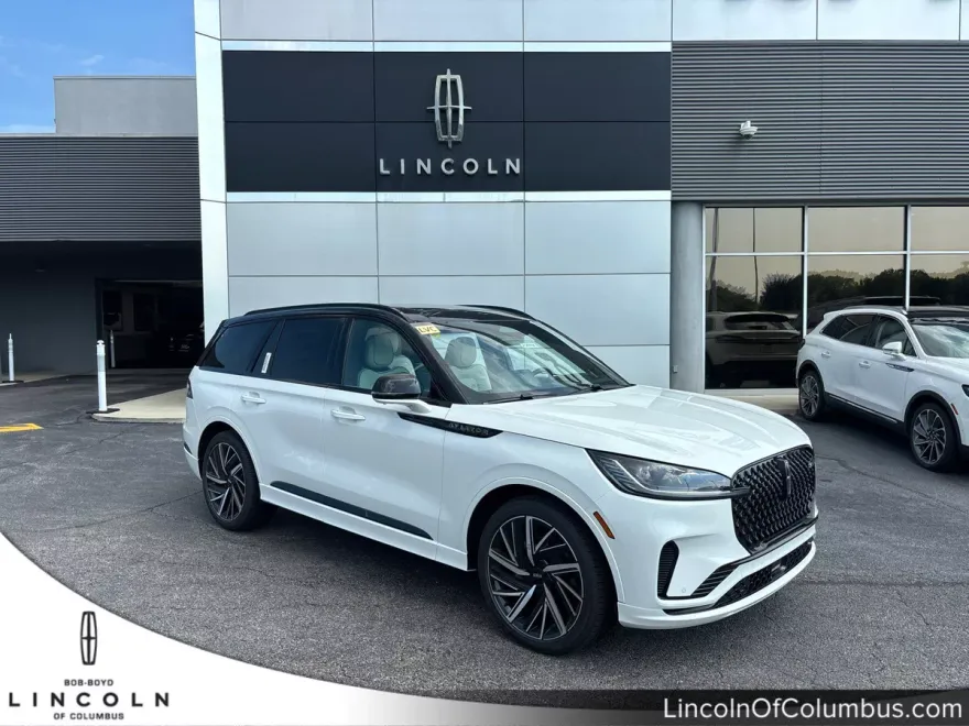 2025 Lincoln Aviator Black Label photo 1