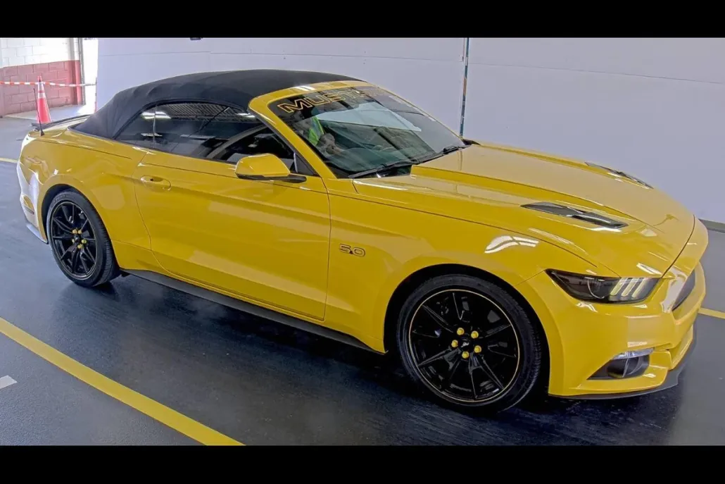 2017 Ford Mustang GT Premium Convertible photo 1