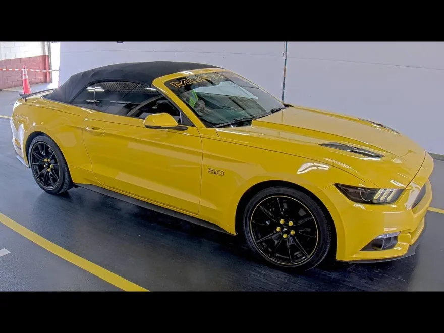 2017 Ford Mustang GT Premium Convertible photo 1