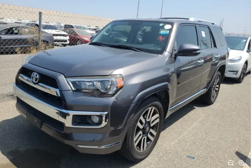 2016 Toyota 4Runner Limited photo 1