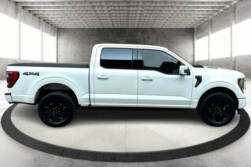 2023 Ford F-150 Platinum photo 1