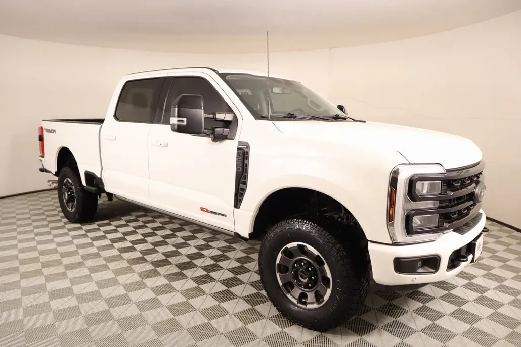 2024 Ford F-250 Lariat photo 1