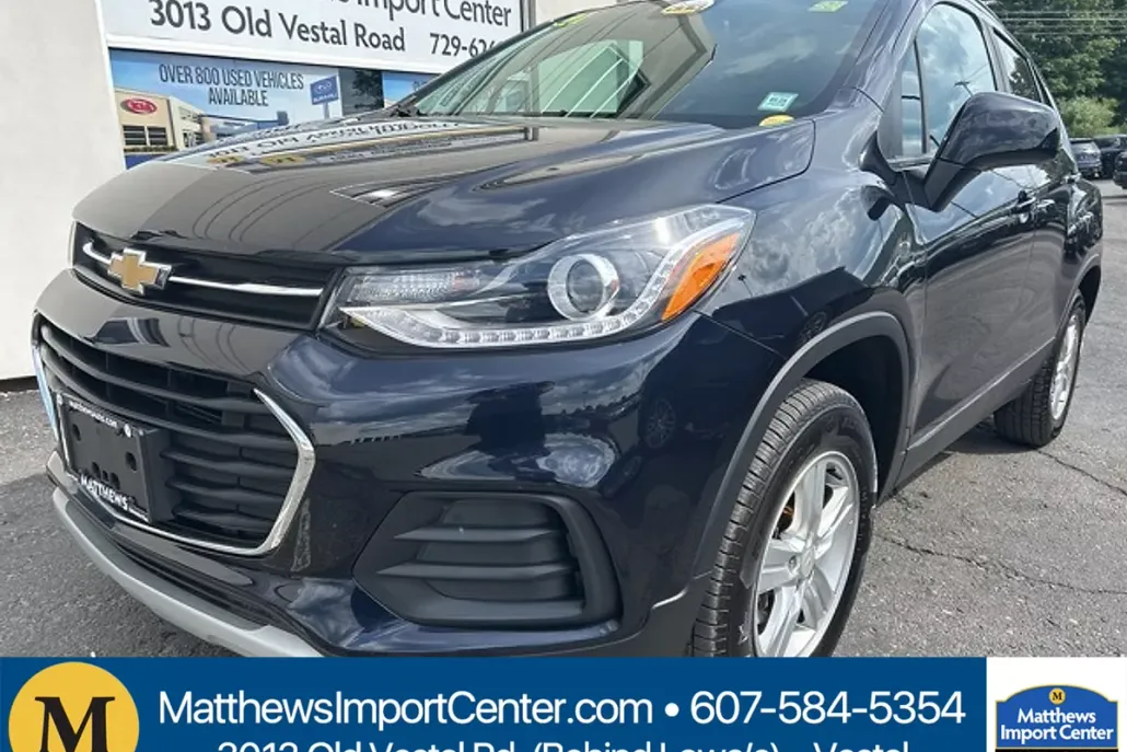 2021 Chevrolet Trax LT photo 1