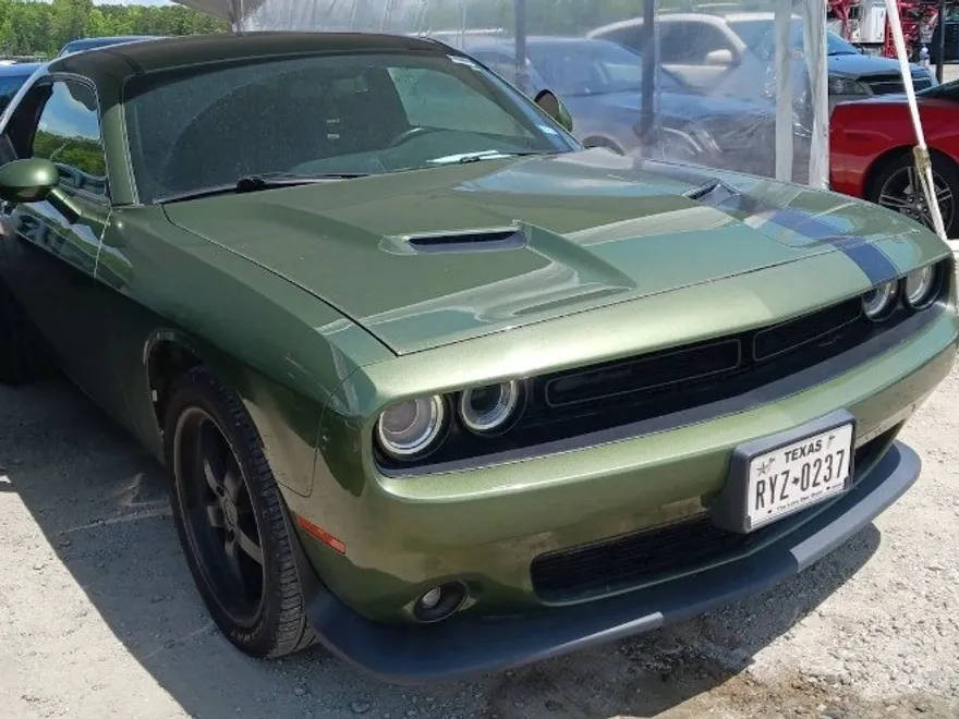 2019 Dodge Challenger SXT photo 1