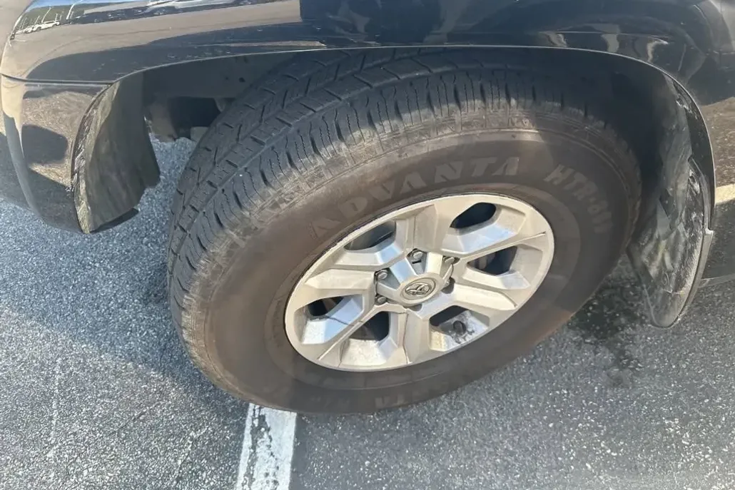 2021 Toyota 4Runner SR5 photo 1