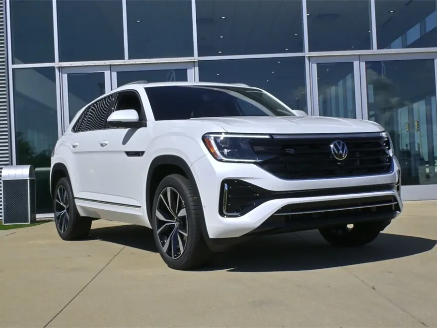 2026 Volkswagen Atlas Cross Sport SEL Premium R-Line photo 1