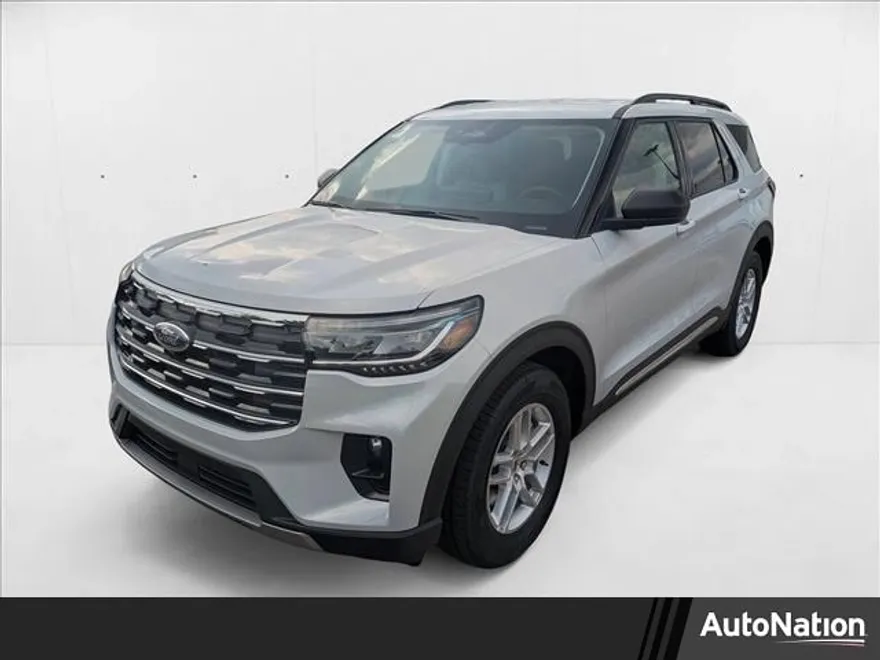 2025 Ford Explorer photo 1