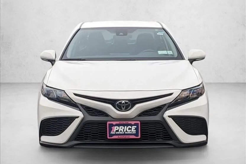 2024 Toyota Camry SE photo 1