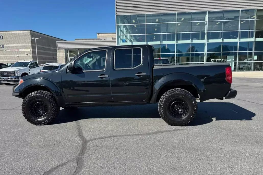 2018 Nissan Frontier SV Crew Cab photo 1