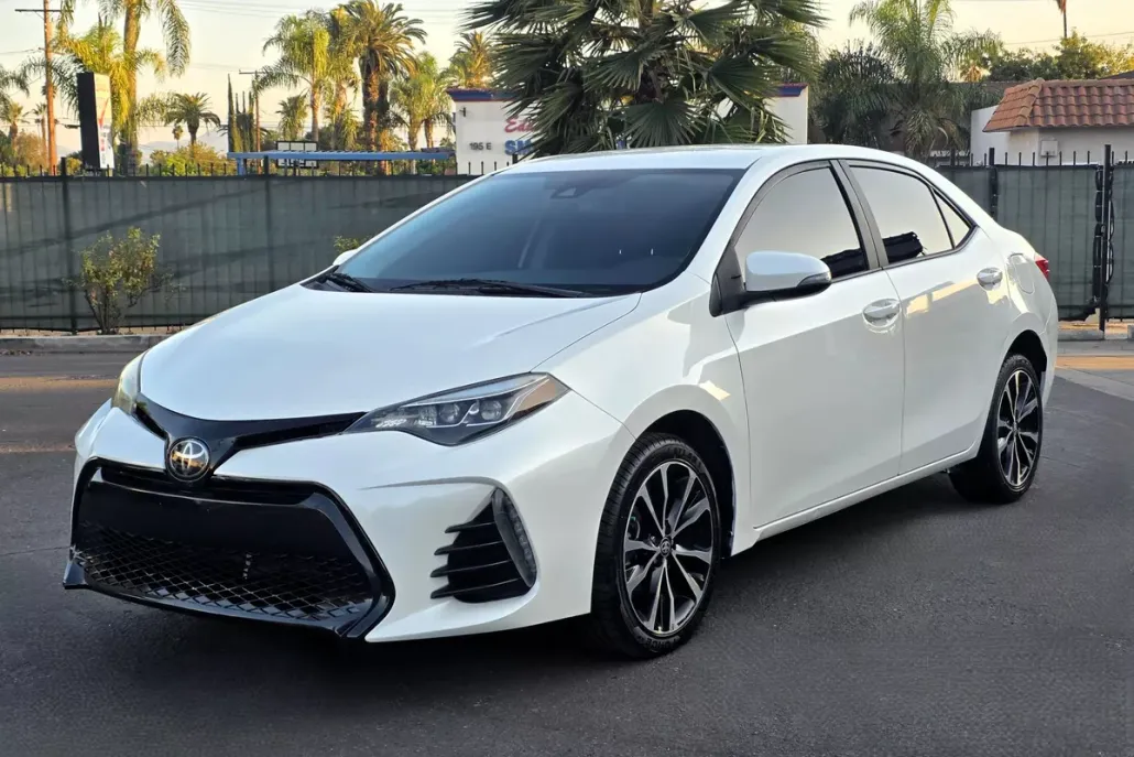 2019 Toyota Corolla XLE XSE photo 1