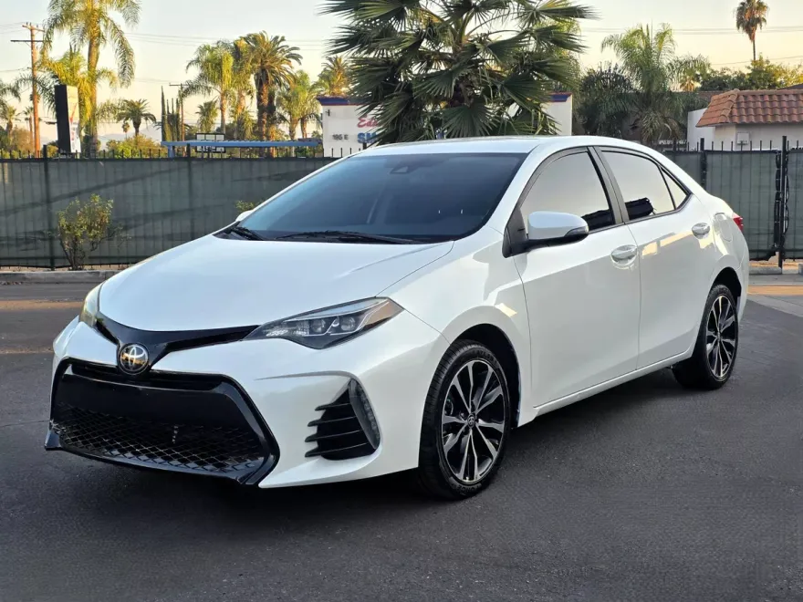 2019 Toyota Corolla XLE XSE photo 1