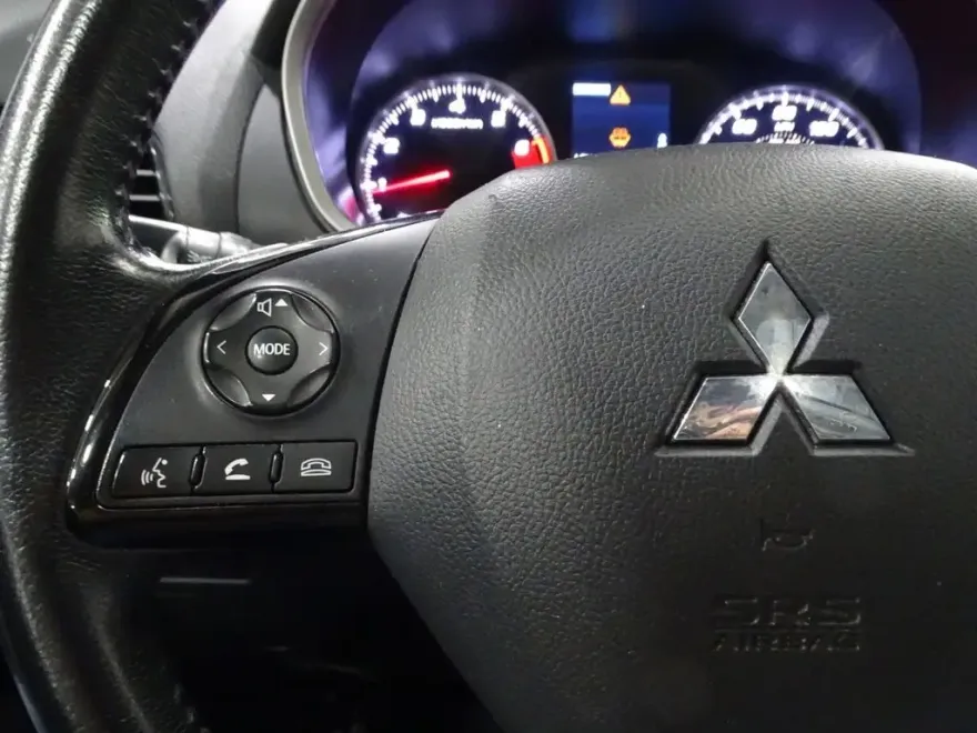 2023 Mitsubishi Eclipse Cross SE photo 15