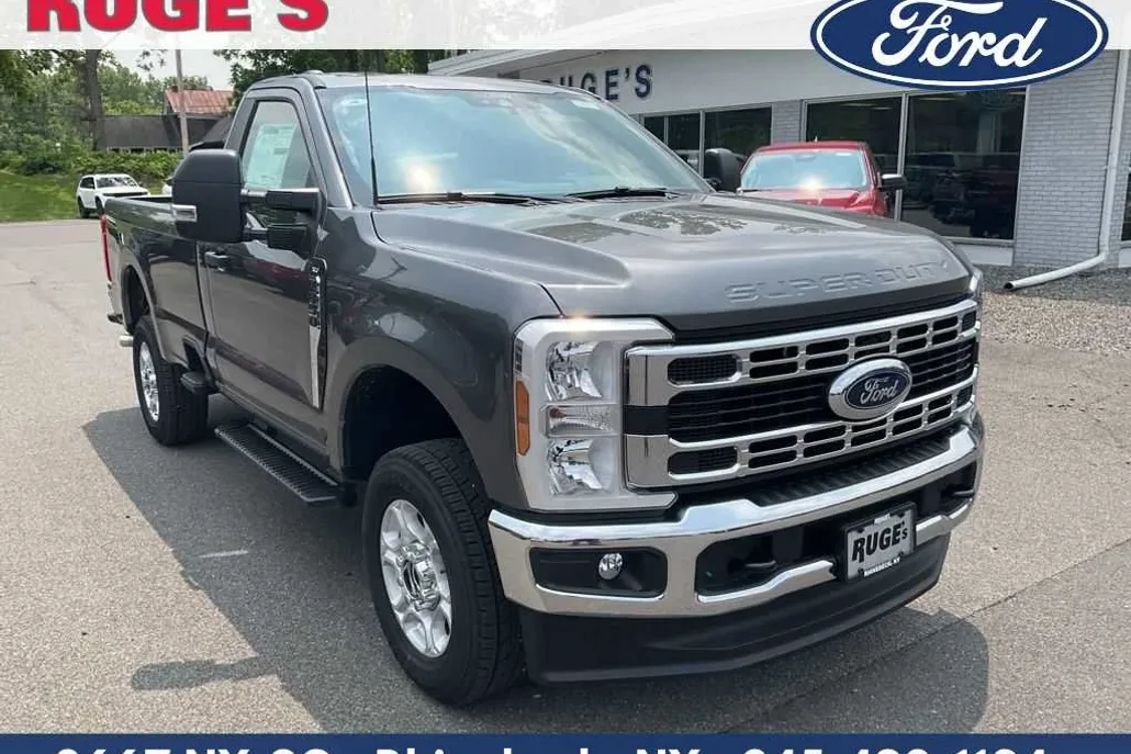 2025 Ford F-350 XLT photo 1