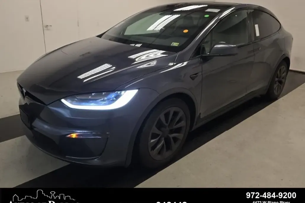 2022 Tesla Model X photo 1