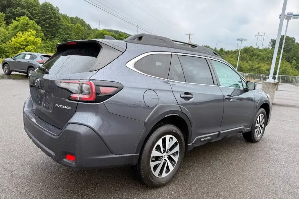 2024 Subaru Outback Premium photo 1