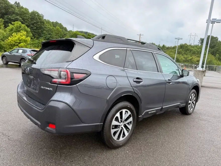 2024 Subaru Outback Premium photo 1