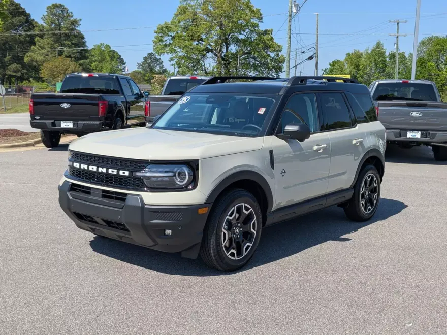 2025 Ford Bronco Sport Outer Banks photo 1