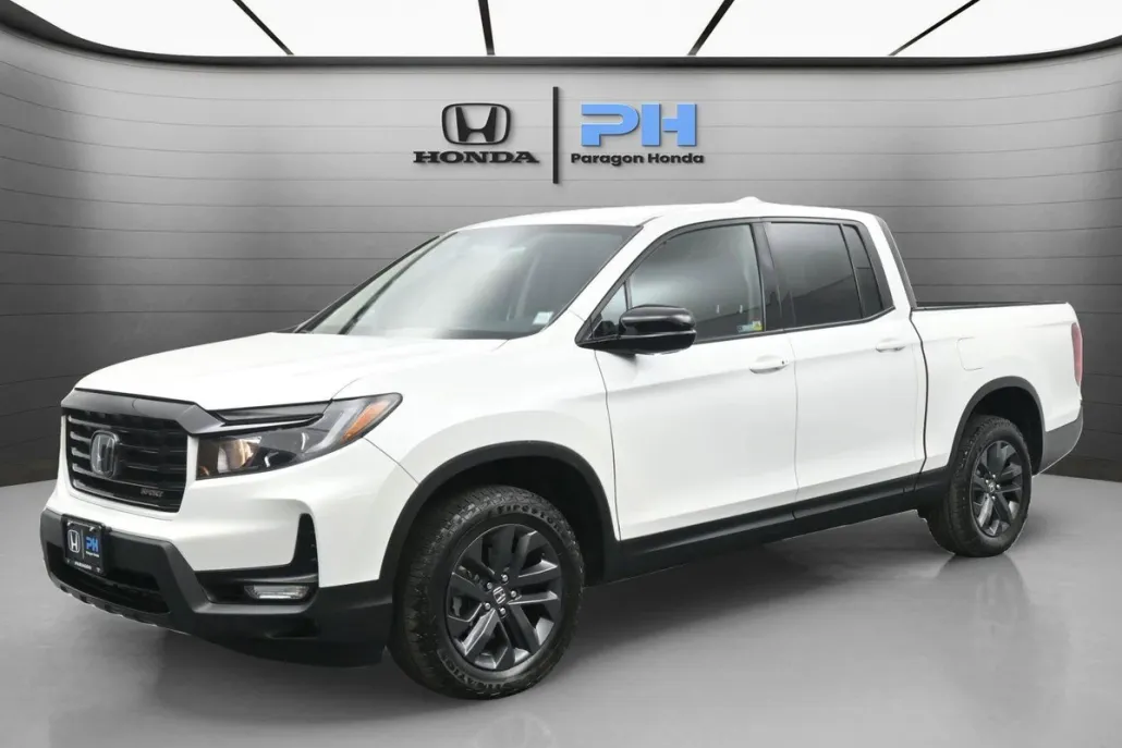 2023 Honda Ridgeline Sport photo 1