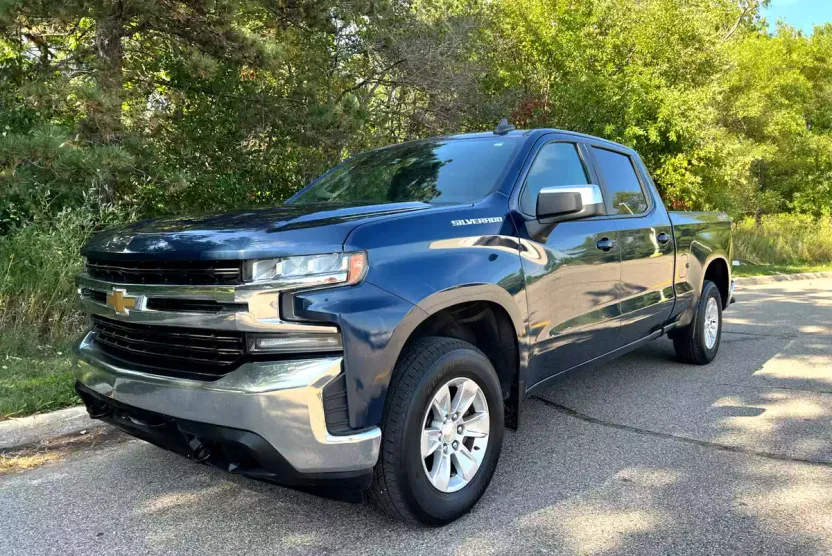 2019 Chevrolet Silverado 1500 LT photo 1