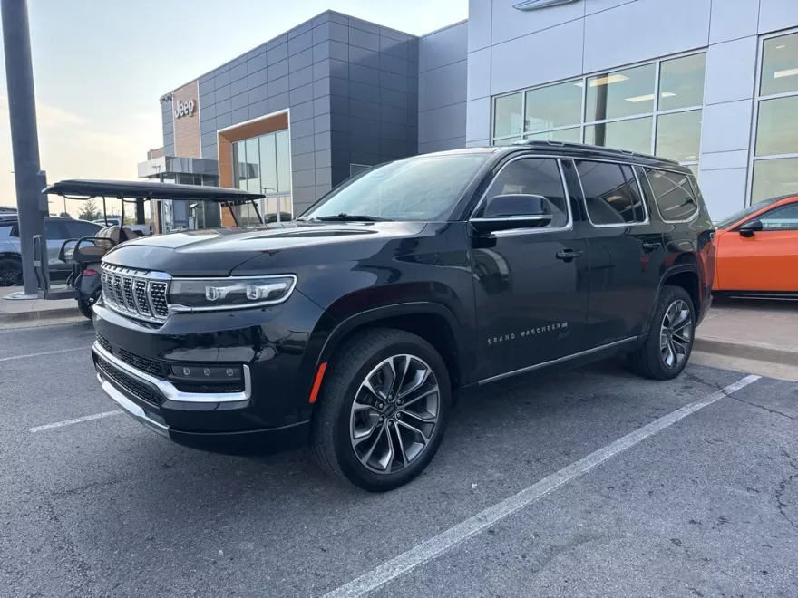 2022 Jeep Grand Wagoneer III photo 1