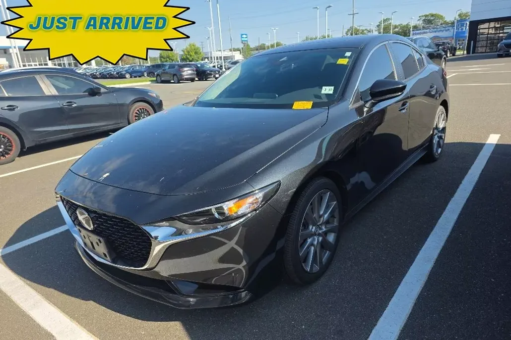 2022 Mazda Mazda3 Preferred photo 1