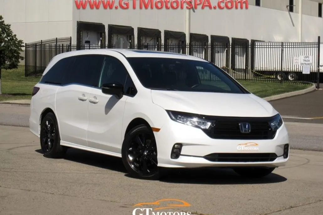 2023 Honda Odyssey Sport photo 1