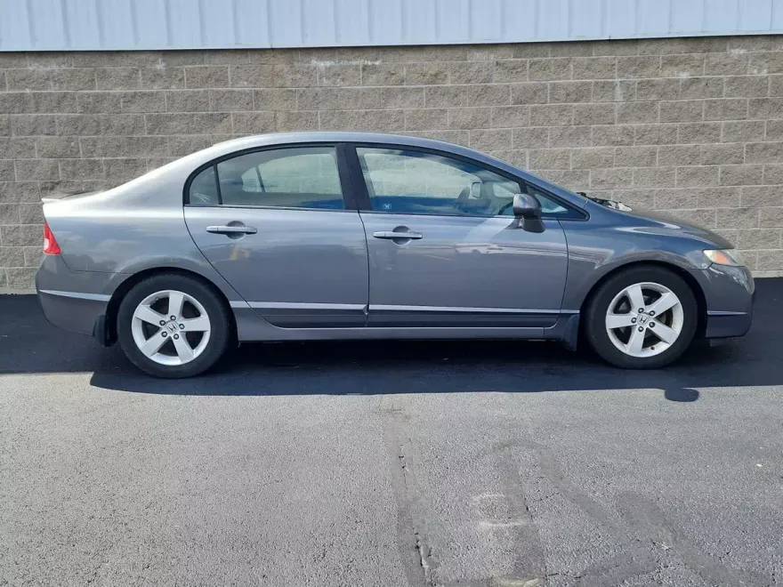 2011 Honda Civic photo 1