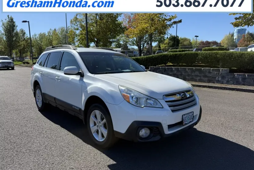 2014 Subaru Outback 2.5i Premium photo 1