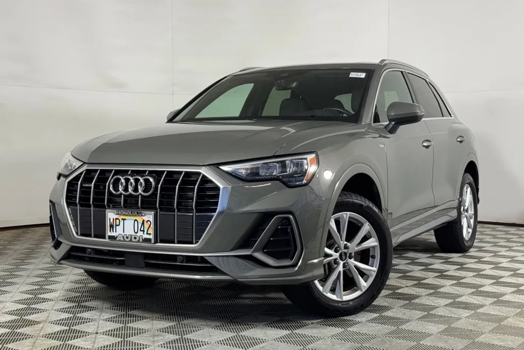 2022 Audi Q3 S line Premium photo 1