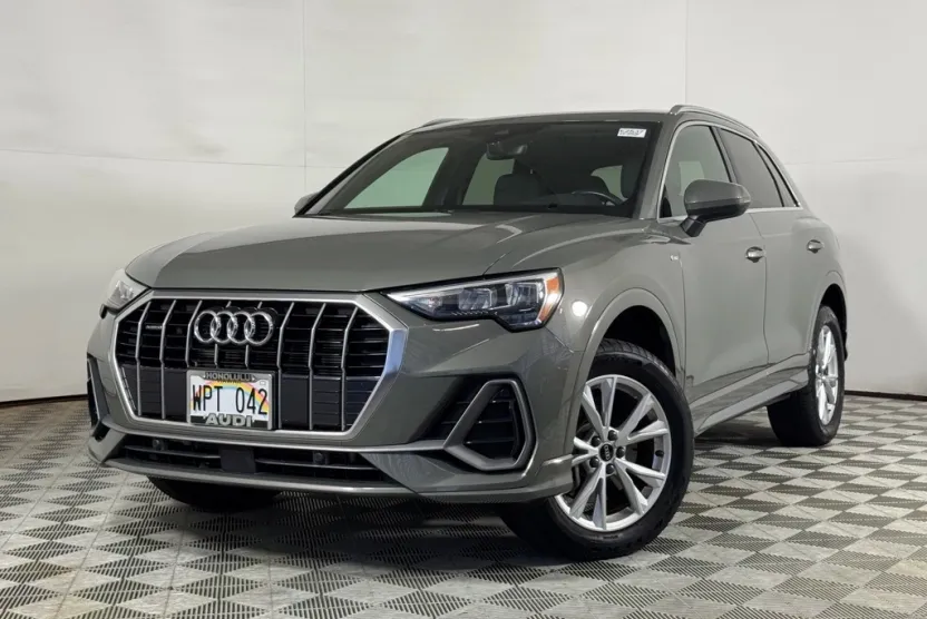 2022 Audi Q3 S line Premium photo 1