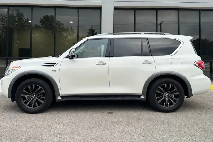 2018 Nissan Armada Platinum photo 1