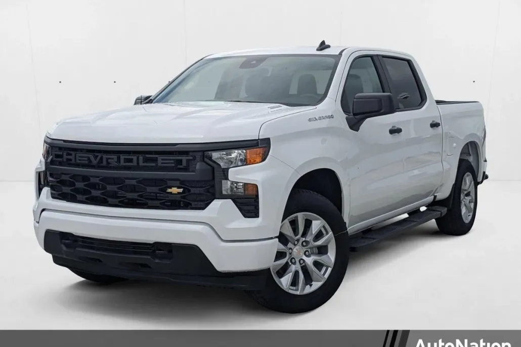 2025 Chevrolet Silverado 1500 Custom photo 1