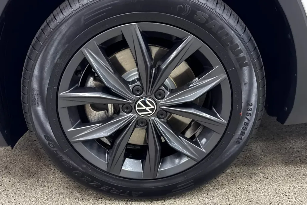 2024 Volkswagen Tiguan SE Wolfsburg Edition photo 1
