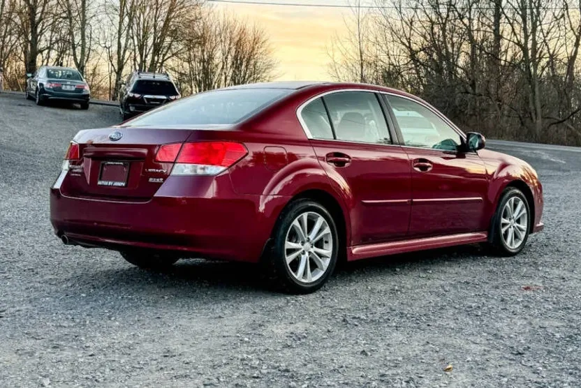 2013 Subaru Legacy 2.5i Premium photo 1
