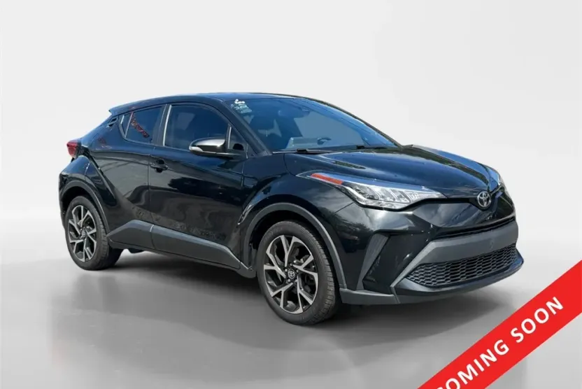 2021 Toyota C-HR XLE photo 1