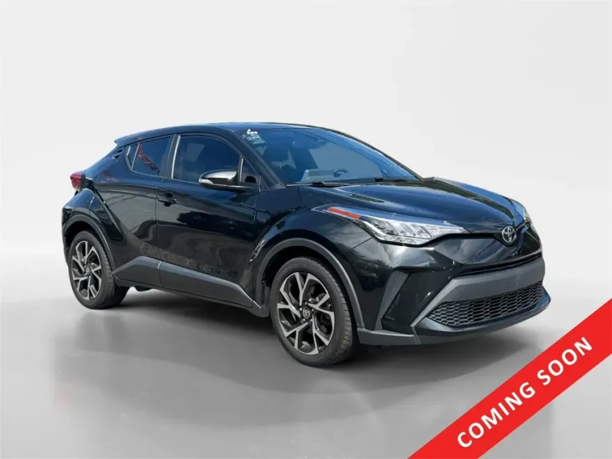 2021 Toyota C-HR XLE photo 1