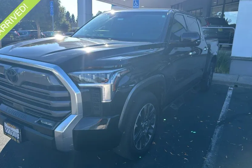 2022 Toyota Tundra Limited photo 1