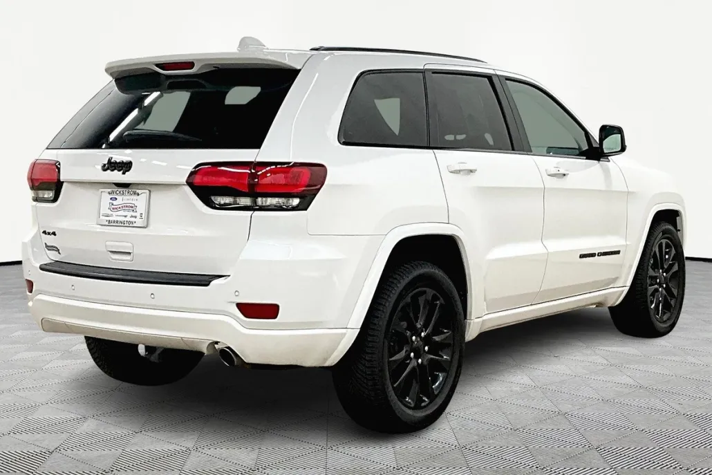2018 Jeep Grand Cherokee Altitude photo 1