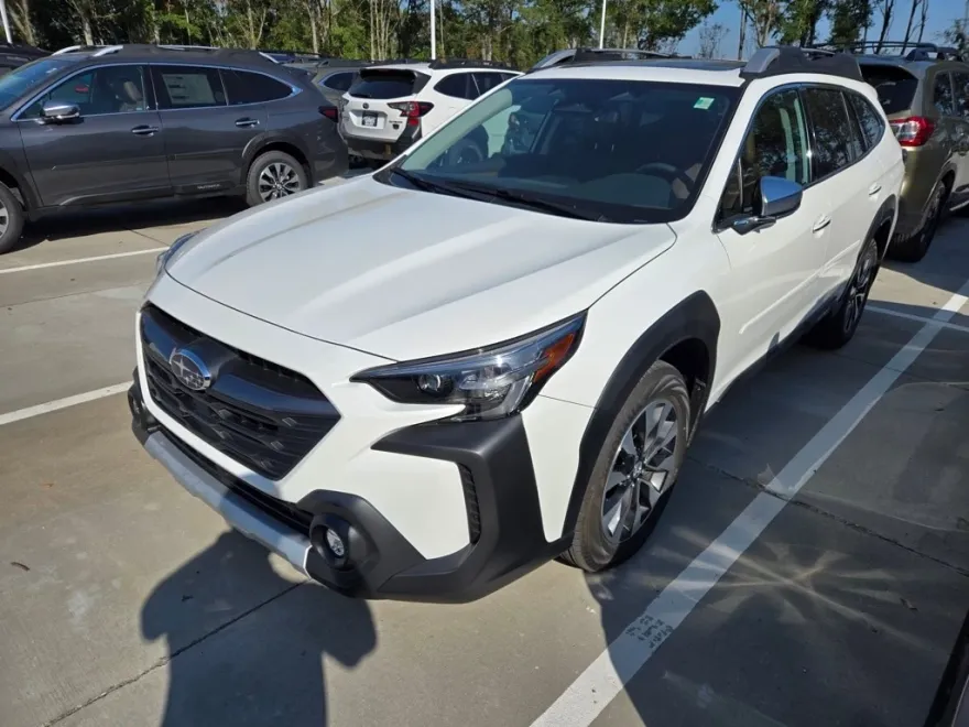 2025 Subaru Outback Touring XT photo 1