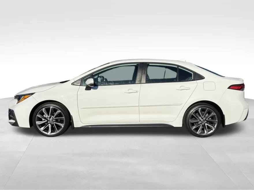 2021 Toyota Corolla SE photo 1