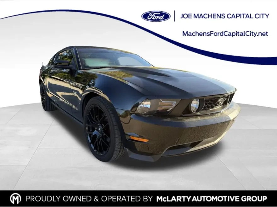 2010 Ford Mustang GT photo 1