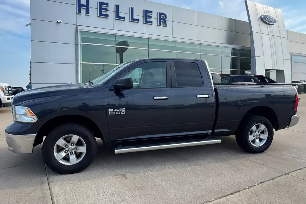 2017 Ram 1500 SLT photo 1