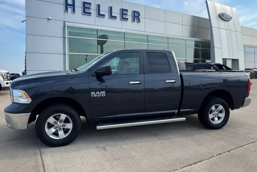 2017 Ram 1500 SLT photo 1