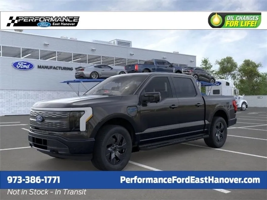 2025 Ford F-150 Lightning Lariat photo 1