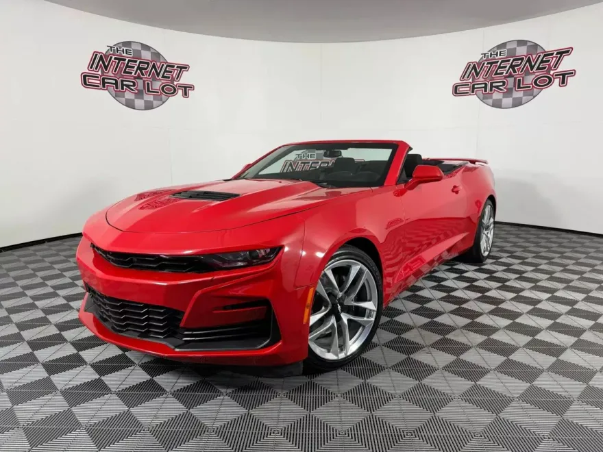 2024 Chevrolet Camaro LT1 photo 1